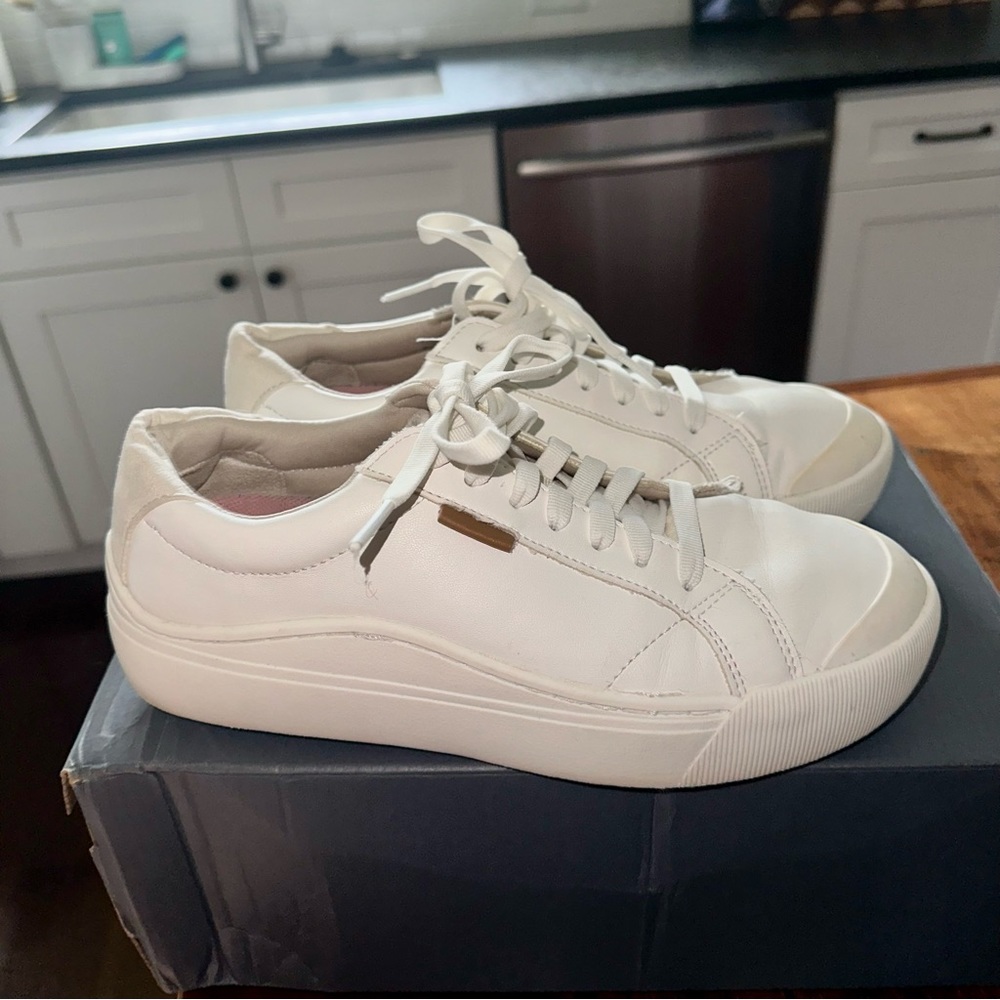 Dr. Scholls Time Off Platform Shoes